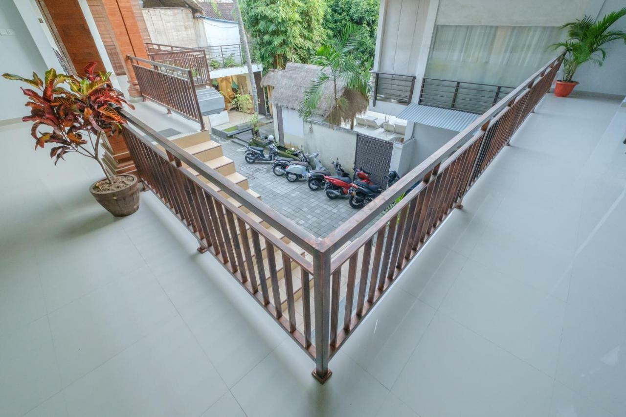Grey House Monkey Forest Hotel 3*