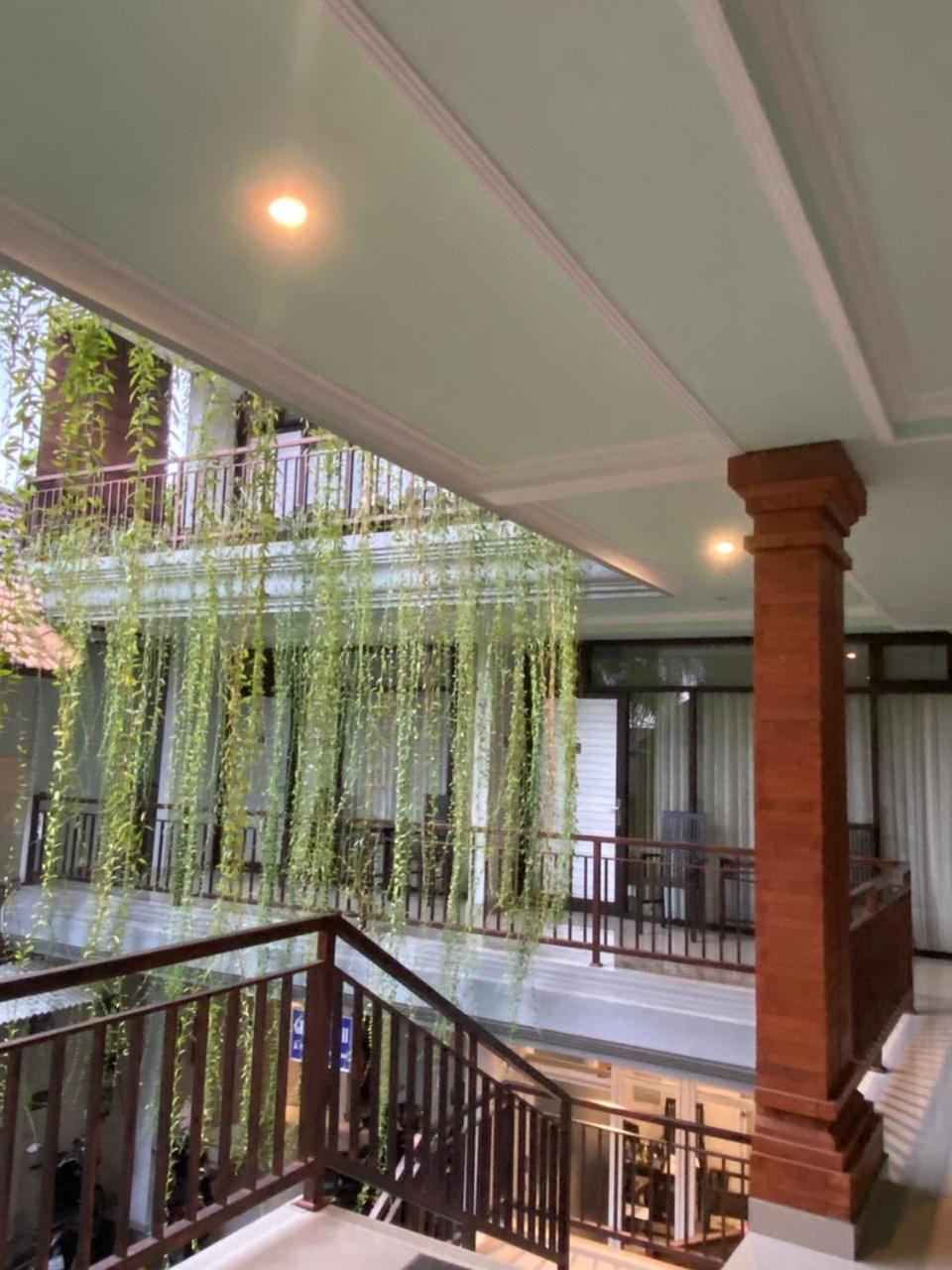 Grey House Monkey Forest Hotel Ubud